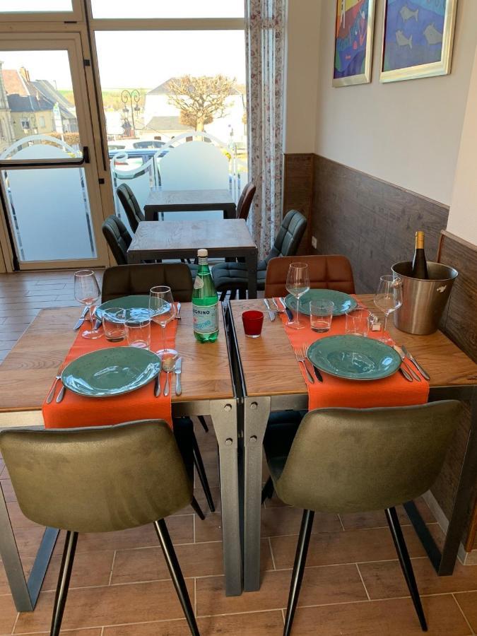 Entre Nous Hotell Rozoy-sur-Serre Exteriör bild